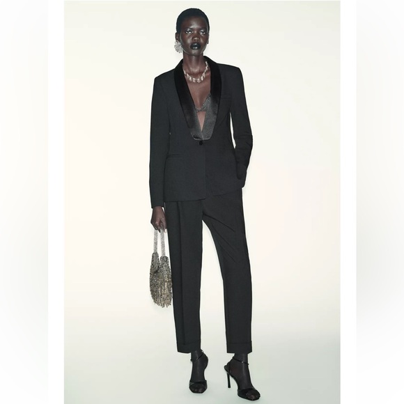 NWT ZARA VIRAL TUXEDO BLAZER SIZE M 
🚨FIRM PRICE NO DISCOUNT - Picture 3 of 11